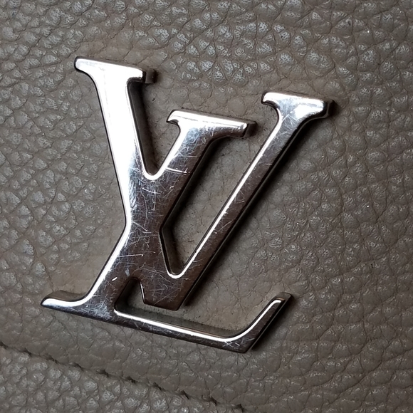 SOLD@! Louis Vuitton Portefeiulle Lock Me 2 Wallet - Picture 7 of 12